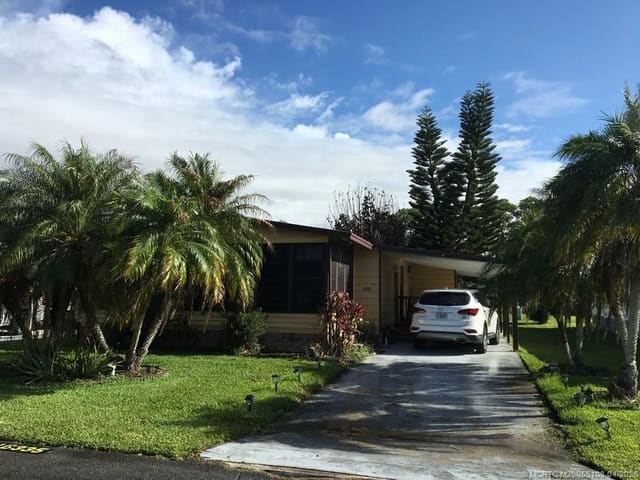 16335 SW Three Wood Way SW L-17, Cslc Indianwood Mhc Llc, Indiantown, FL