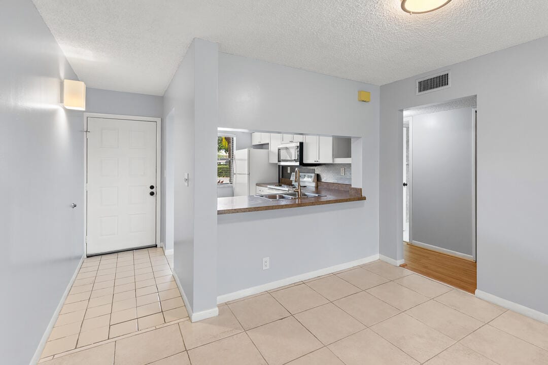 12962 Briarlake Drive 103 — photo 4