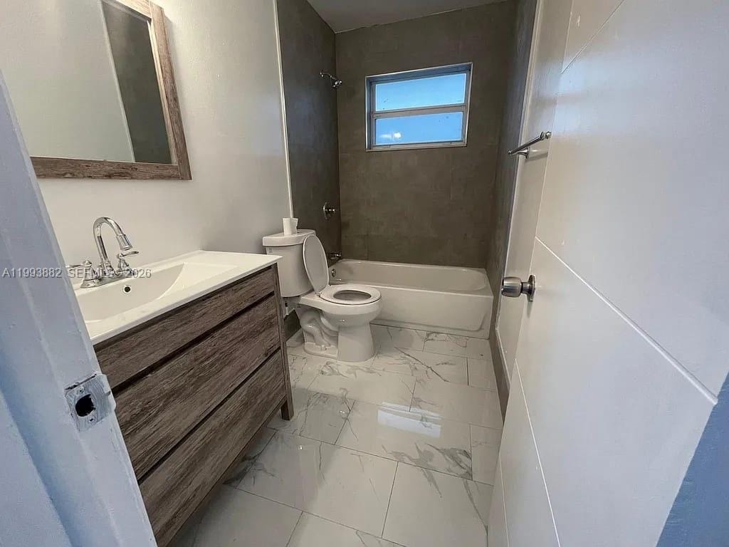 3906 SW 12th Court 1-4 — photo 4
