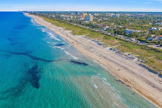 2164 NE 1st Way 102, Boynton Beach, FL 33435