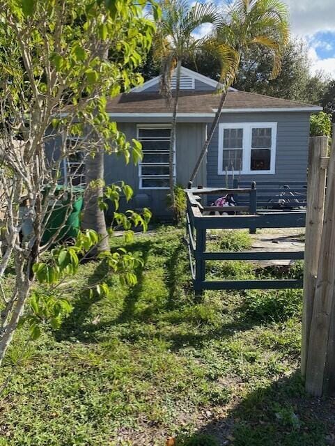 Pending home at 102 NW 28th Way, Fort Lauderdale, FL 33311