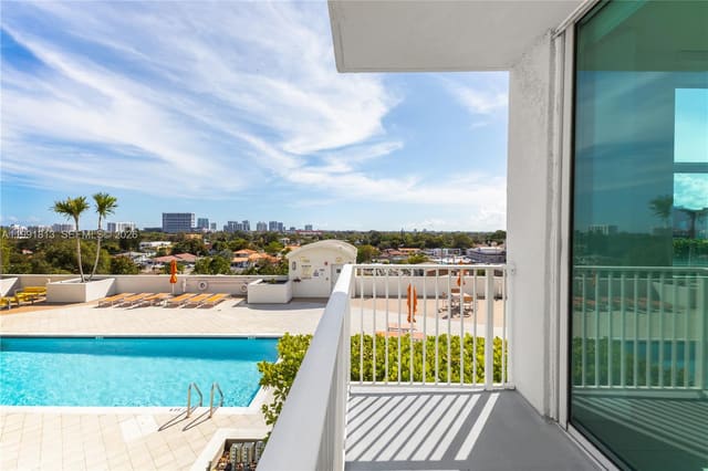 3180 SW 22nd Street 601, Miami, FL 33145