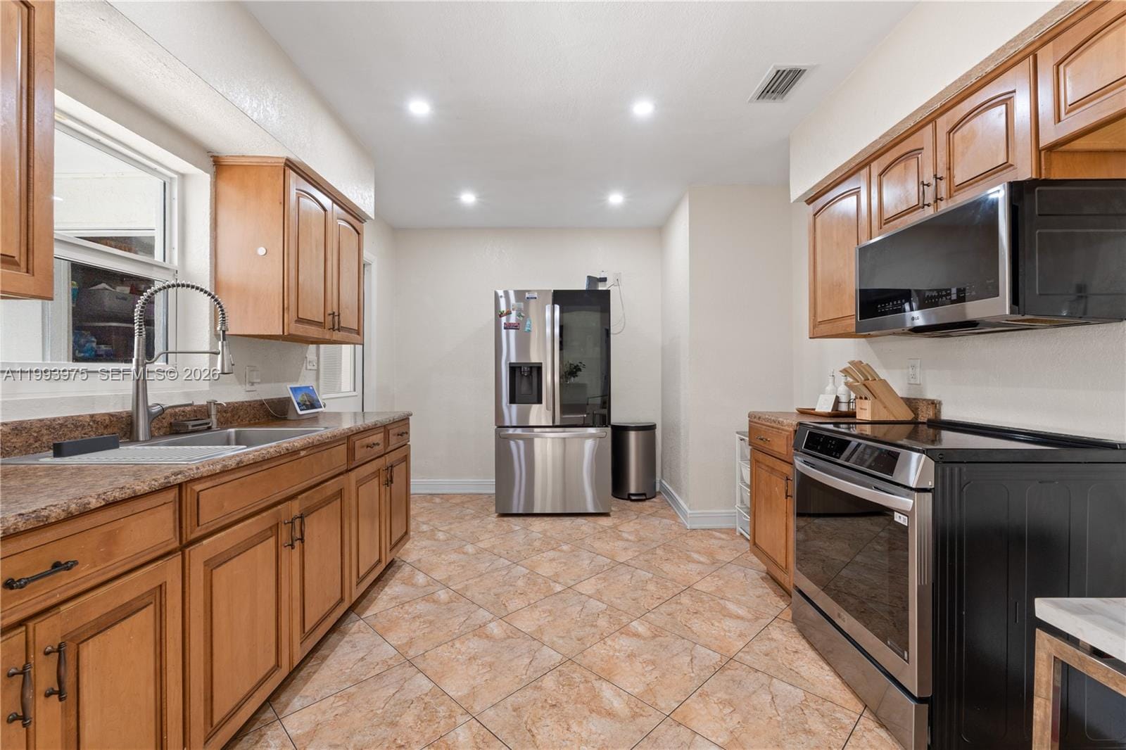 16110 NW 28th Place, Miami Gardens, FL 33054 photo 13