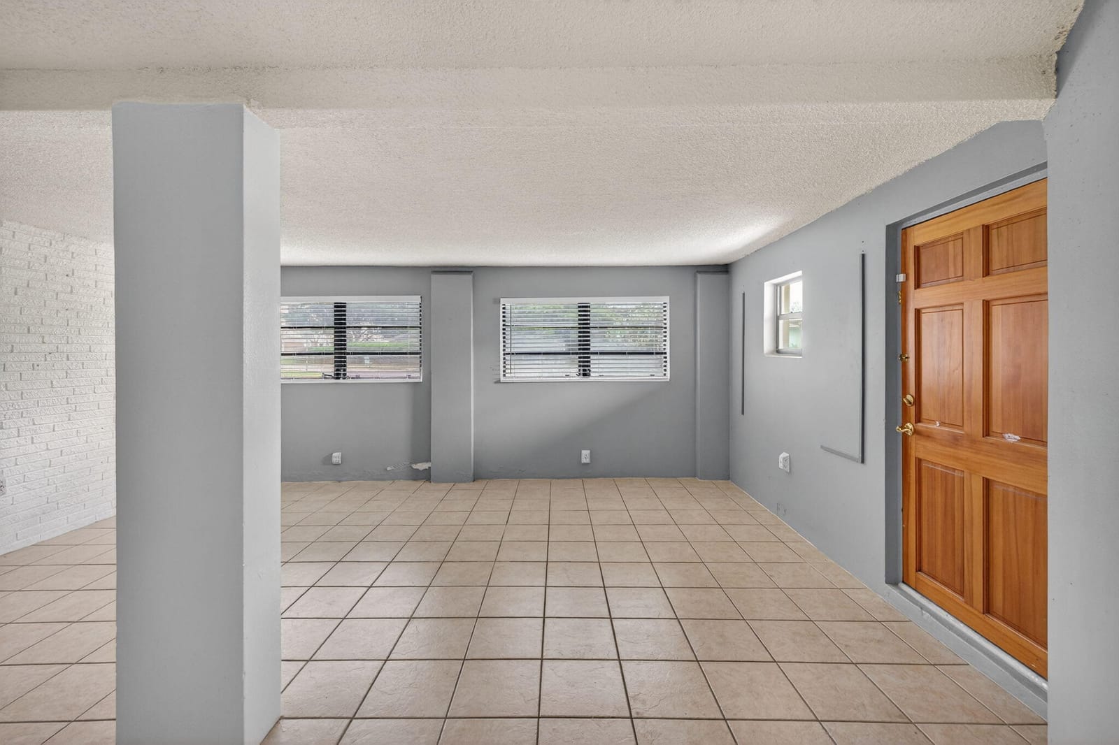 4117 NW 5th Avenue — photo 11