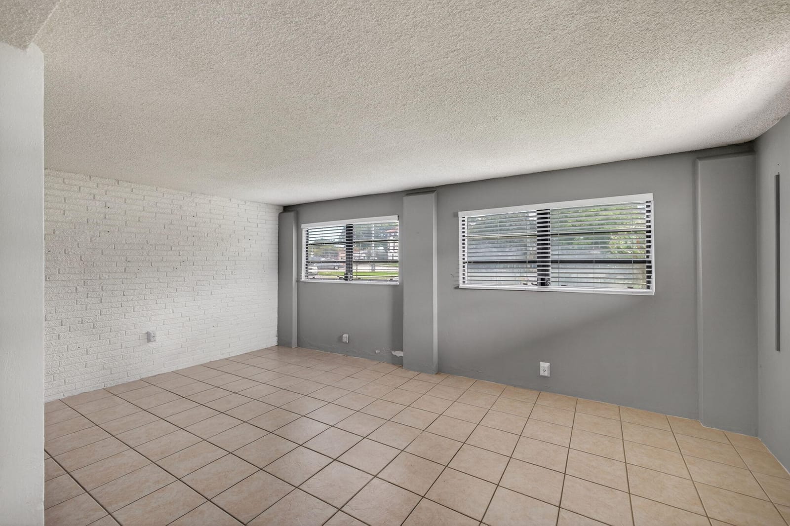4117 NW 5th Avenue — photo 12