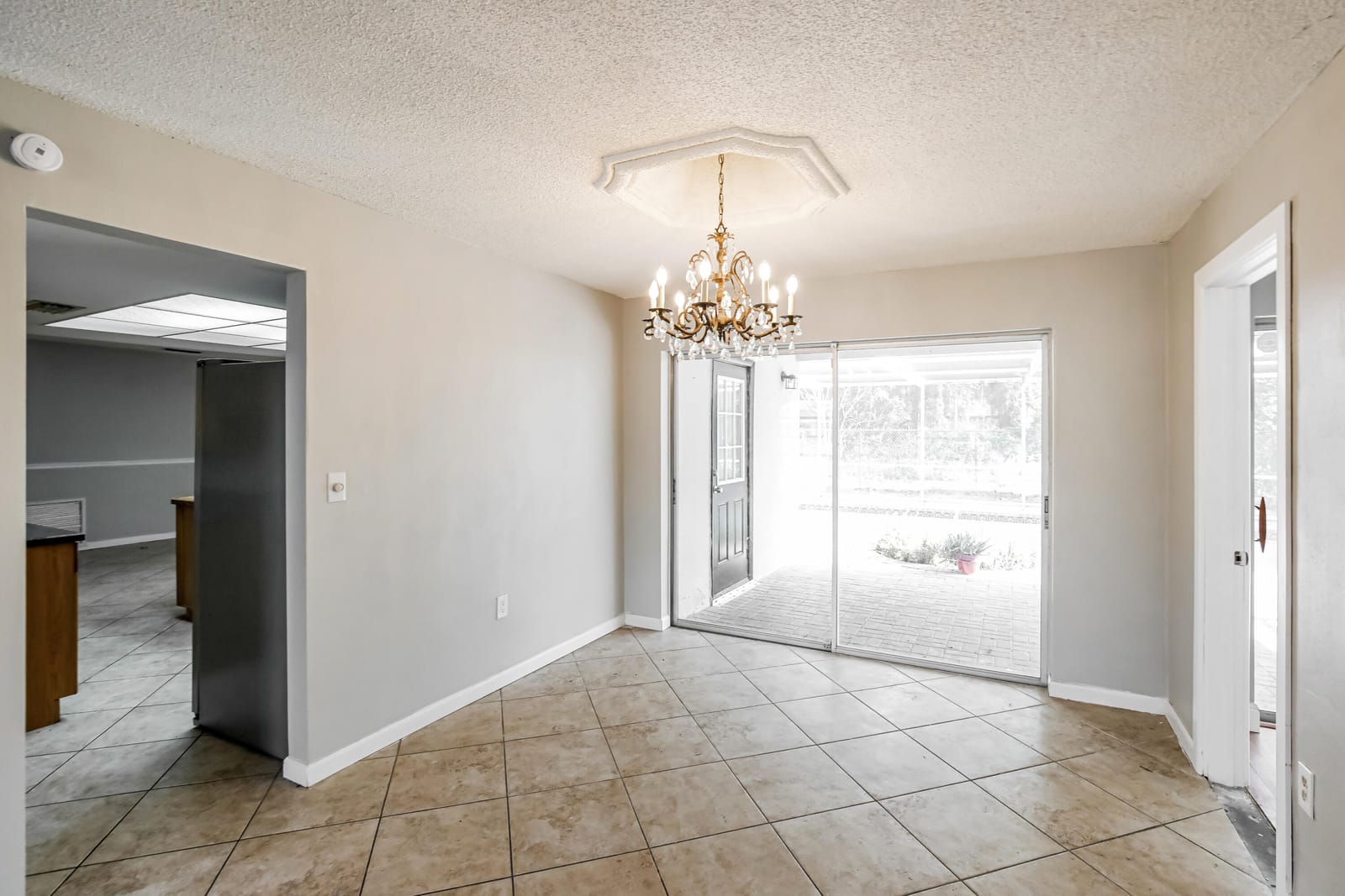 8460 Southampton Drive — photo 5
