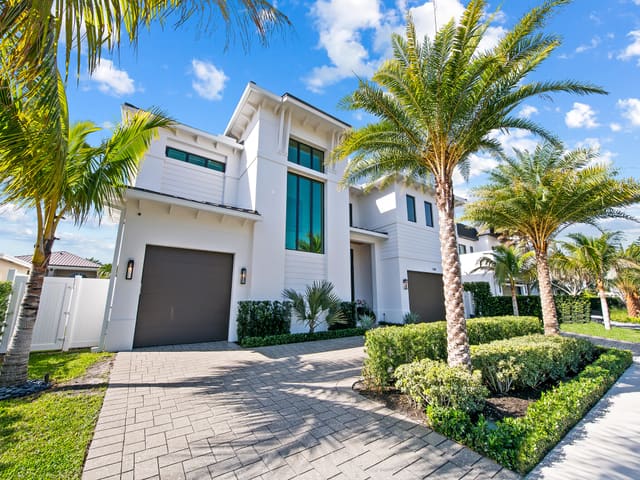 2420 NE 48th Street, Lighthouse Point, FL 33064