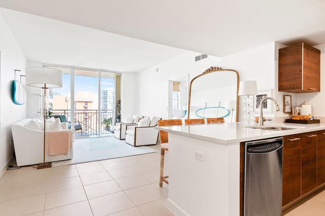480 Hibiscus Street 836, sold in City Palms Condo, West Palm Beach, FL