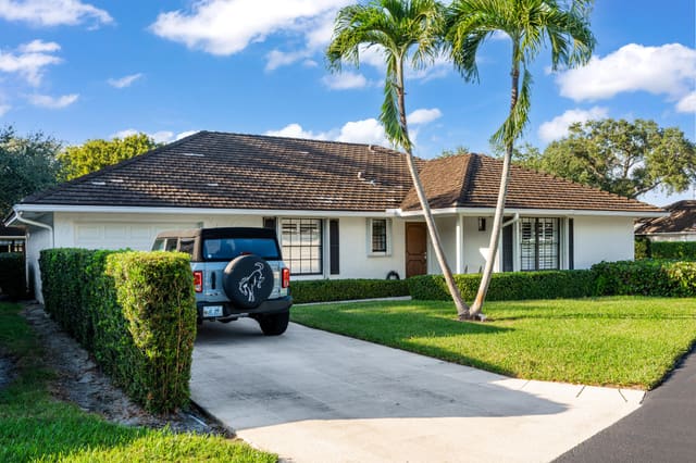 11340 Briarwood Place, North Palm Beach, FL 33408