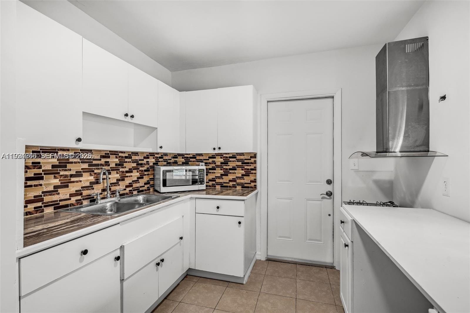 3800 Charles Terrace — photo 8