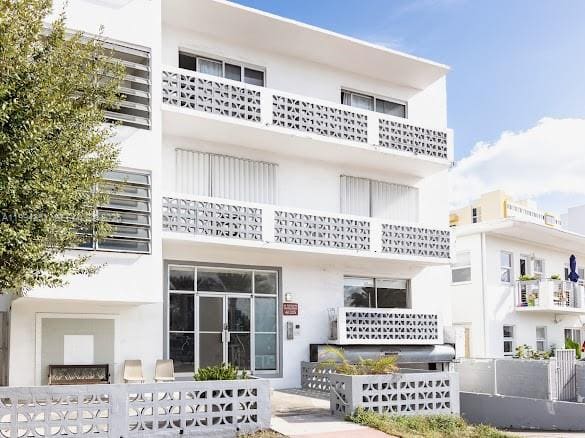 4015 Indian Creek Drive 302, Miami Beach, FL 33140
