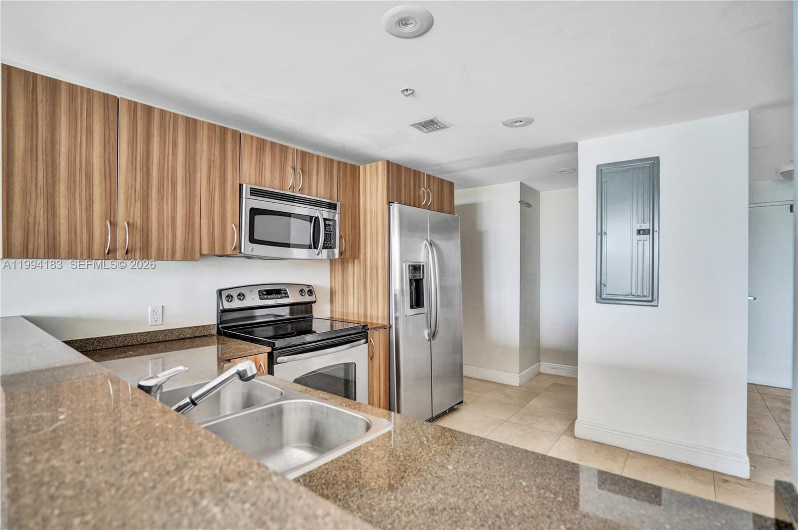 6305 Indian Creek Drive 3B — photo 9
