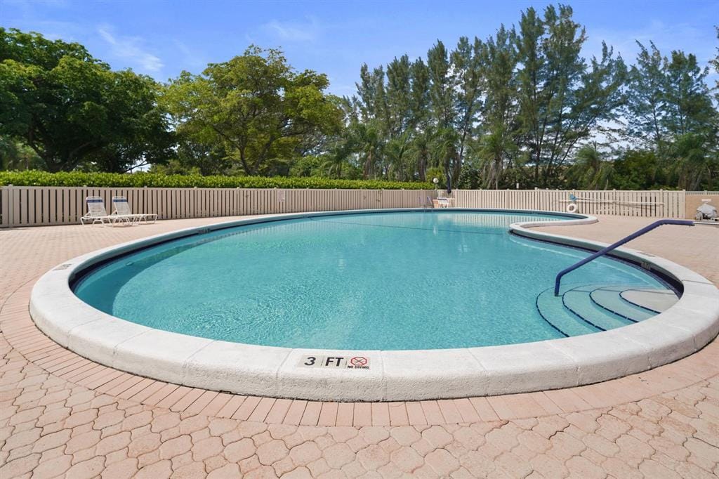 4570 NW 18th Avenue 604 — photo 11