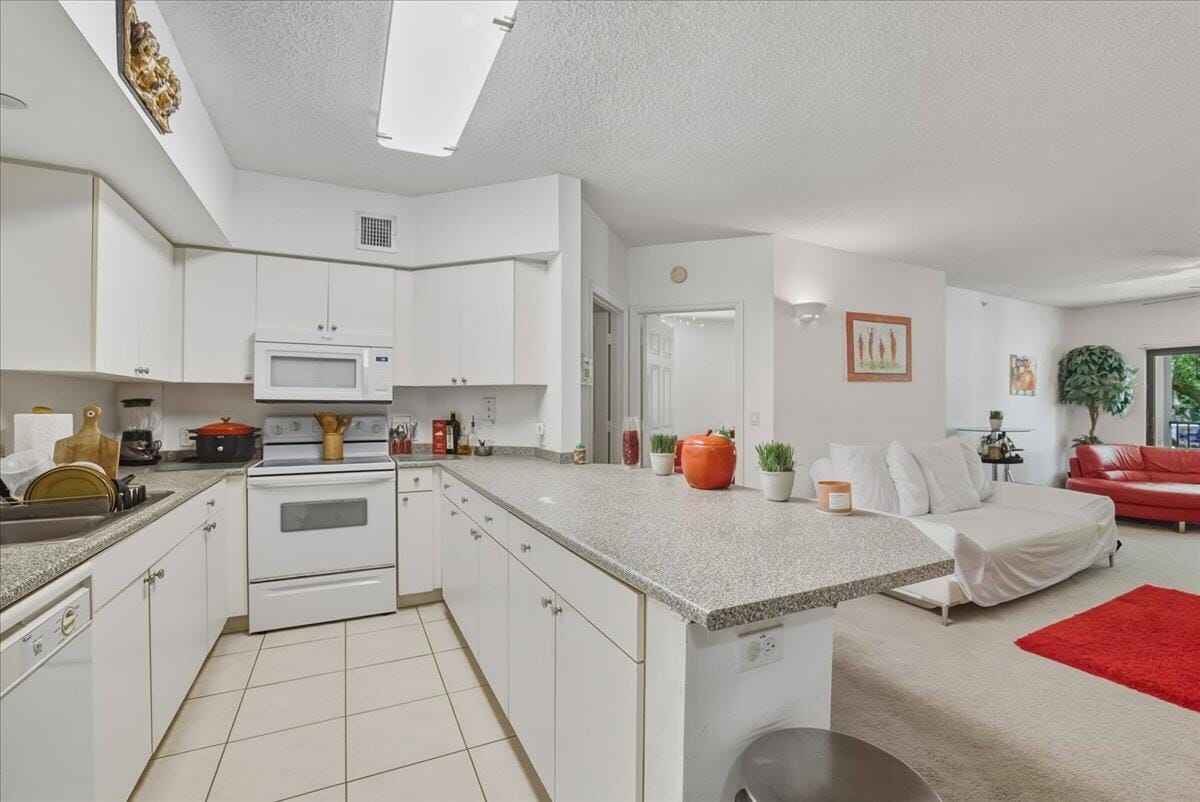 2105 Lavers Circle 212 — photo 12