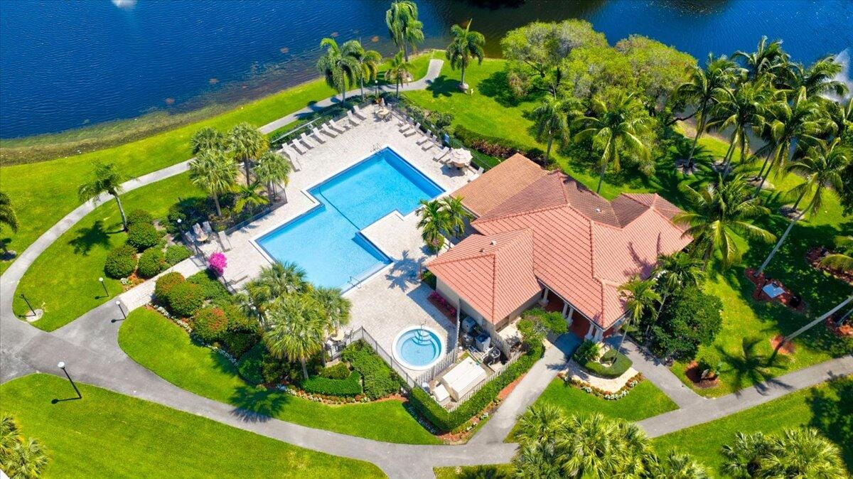 2105 Lavers Circle 212, Delray Beach, FL 33444 photo 23
