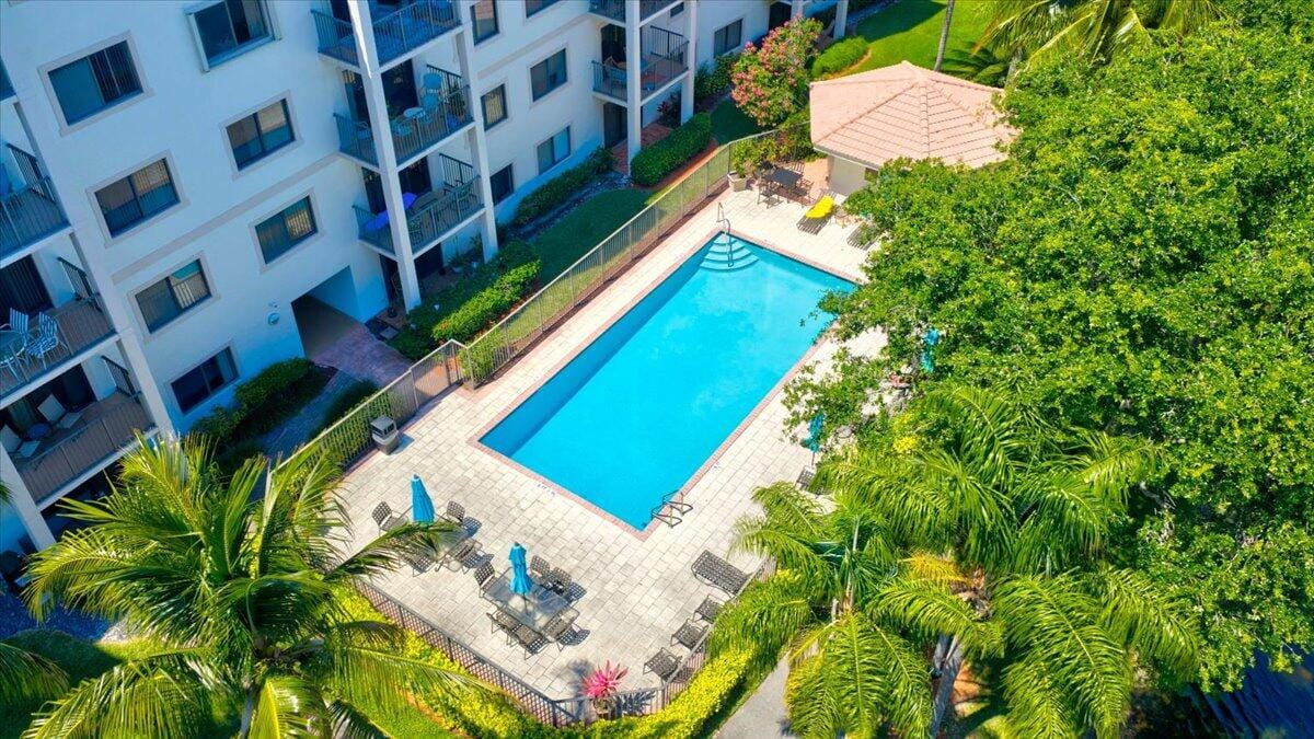 2105 Lavers Circle 212, Delray Beach, FL 33444 photo 24