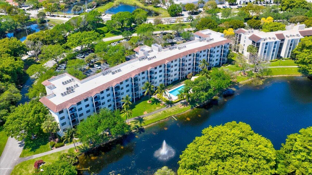 2105 Lavers Circle 212, Delray Beach, FL 33444 photo 27