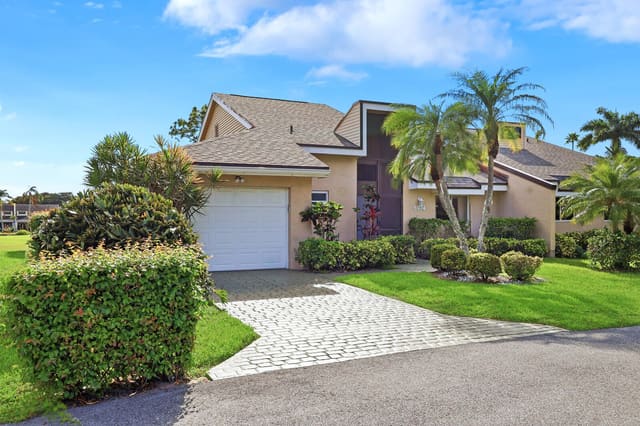 6974 Fountains Circle, sold in Fountains, Lake Worth, FL