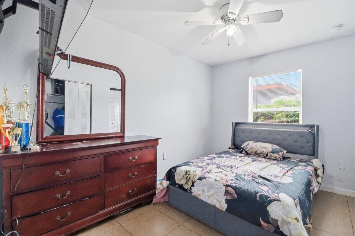 209 NE 35th Street, Oakland Park, FL 33334 photo 12