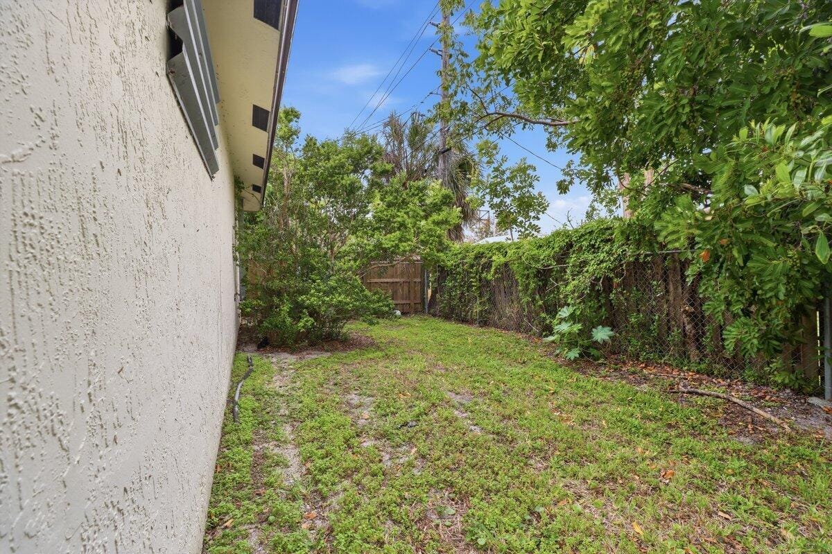 209 NE 35th Street, Oakland Park, FL 33334 photo 18