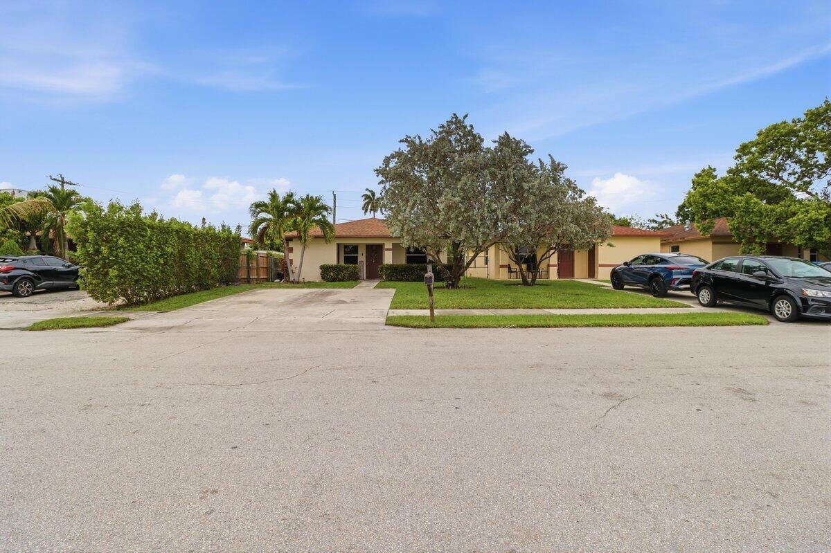 209 NE 35th Street, Oakland Park, FL 33334 photo 19