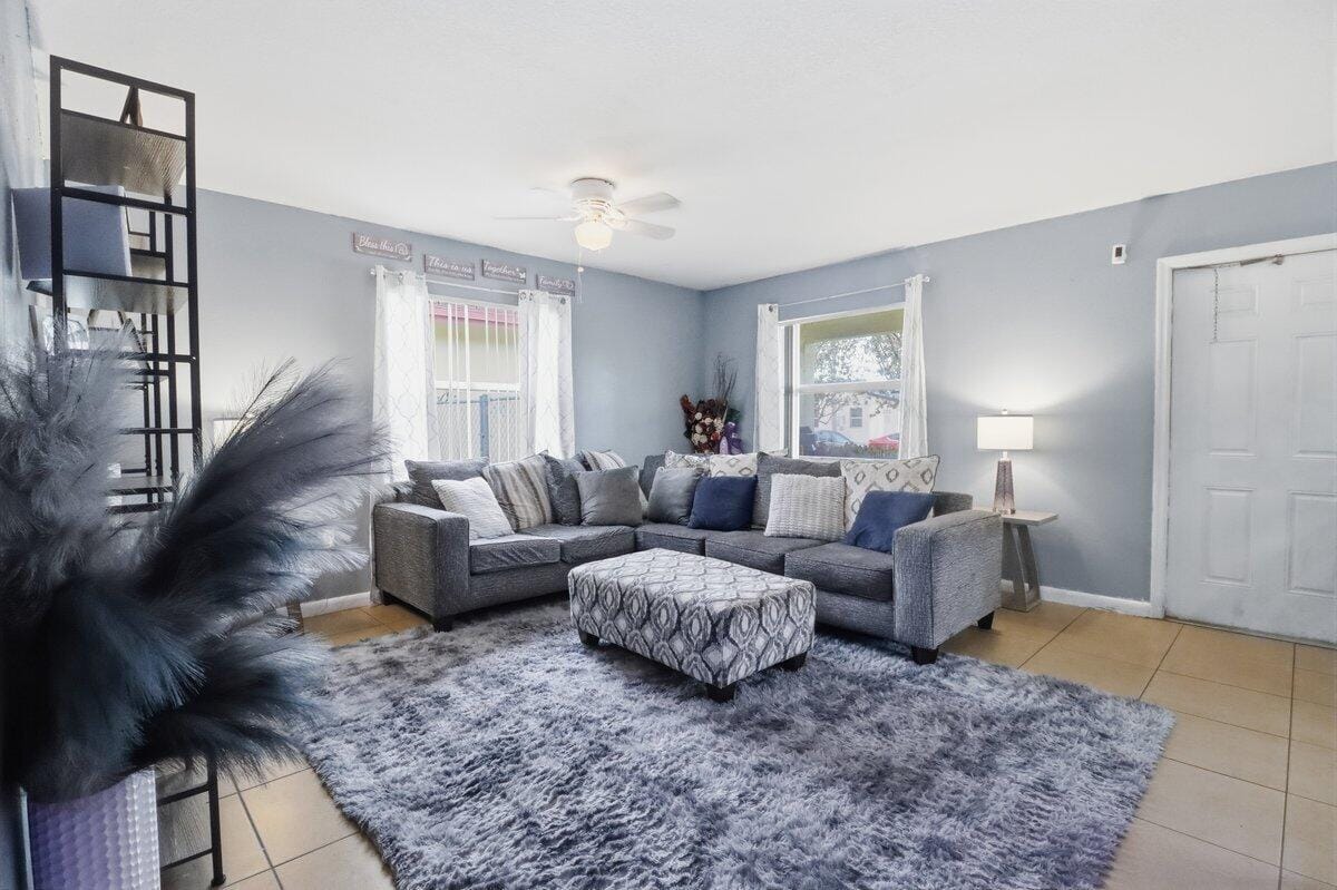 209 NE 35th Street, Oakland Park, FL 33334 photo 4