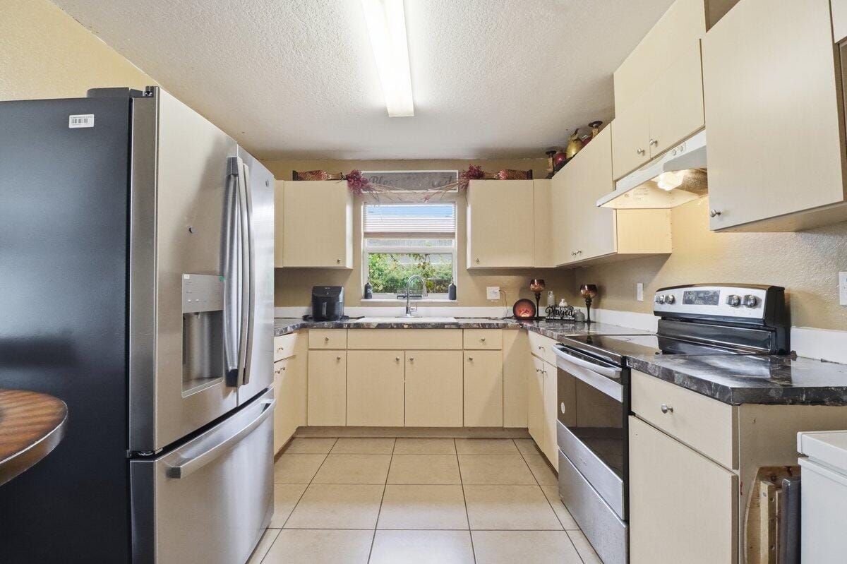 209 NE 35th Street, Oakland Park, FL 33334 photo 8