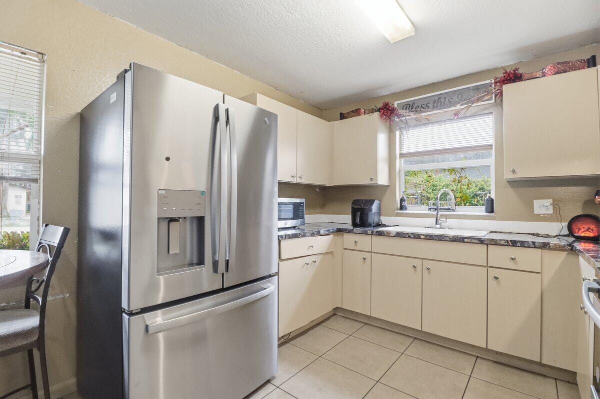 209 NE 35th Street, Oakland Park, FL 33334 photo 10
