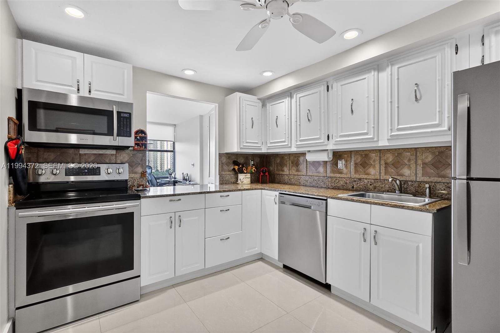 800 Parkview Drive 908, Hallandale Beach, FL 33009 photo 6