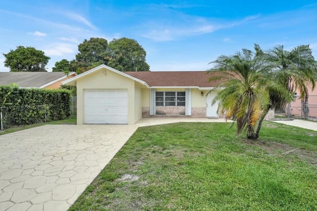 151 NE 26th Avenue, sold in Rolling Green Ridge, Boynton Beach, FL