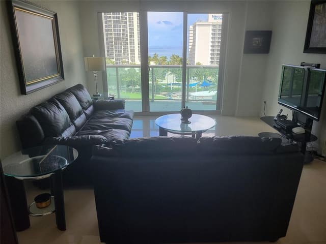 19370 Collins Avenue 809, sold in Ocean Reserve Condo, Sunny Isles Beach, FL
