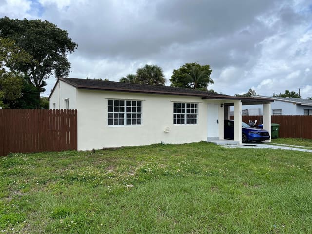 1327 SW 22nd Avenue, sold in Holland Sub No 2, Fort Lauderdale, FL