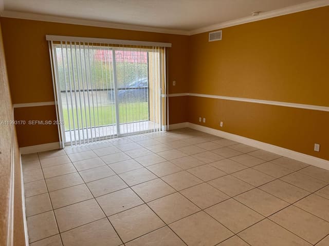2850 NW 55th Avenue 1B, sold in Stonebridge Gardens Secti, Lauderhill, FL