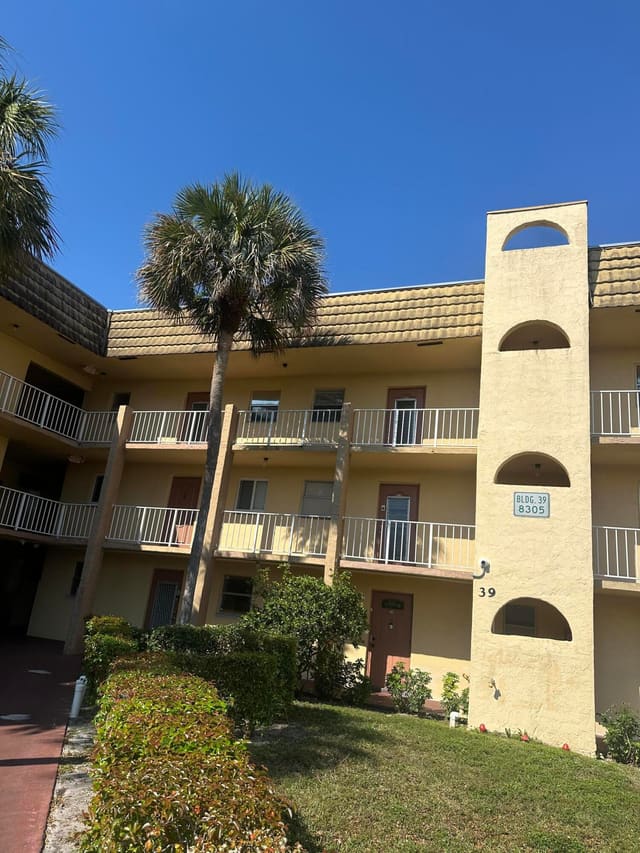 8305 Sunrise Lakes Boulevard 308, sold in Sunrise Lakes 39 Condo, Sunrise, FL