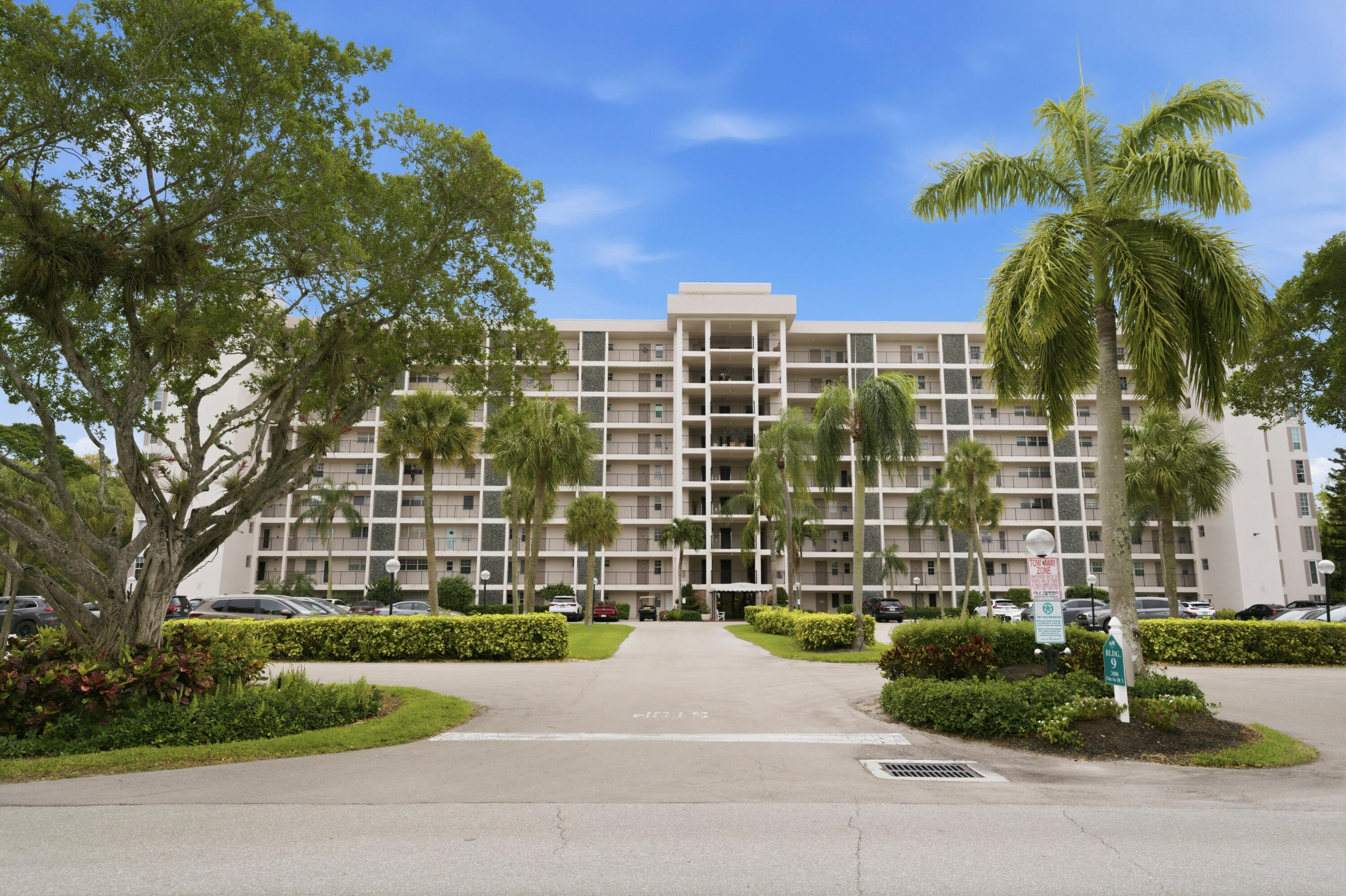 3100 N Palm Aire Drive 208, Pompano Beach, FL 33069
