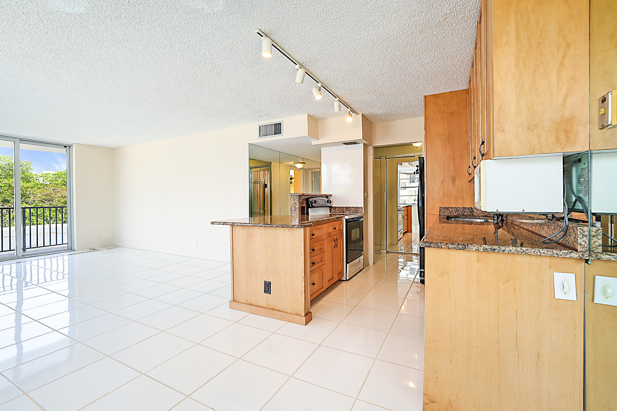 2121 N Ocean Boulevard 302e, Boca Raton, FL 33431, Boca Raton