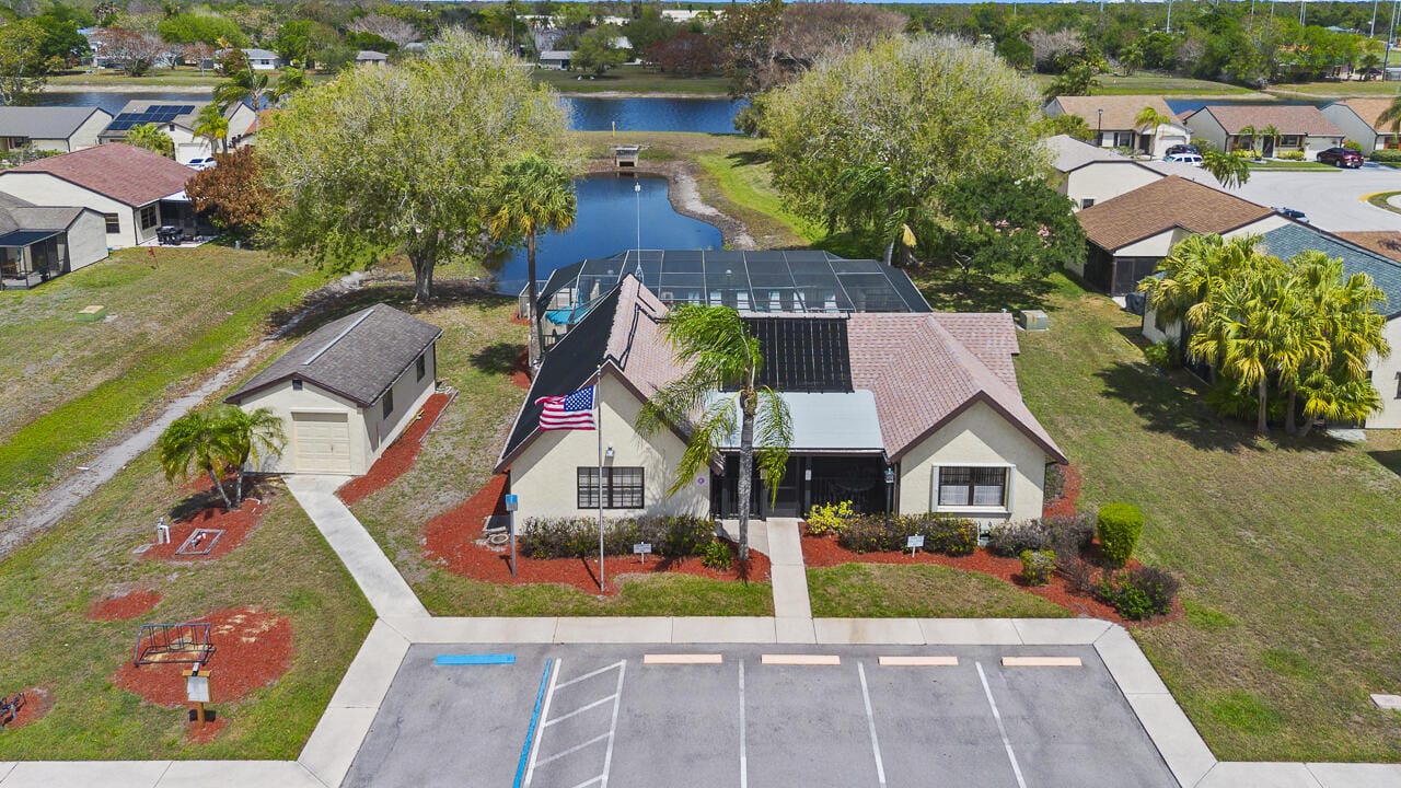 2363 SE Breckenridge Circle — photo 8