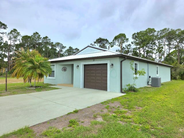 17 San Felipe, Spanish Lakes Country Club Village, Fort Pierce, FL