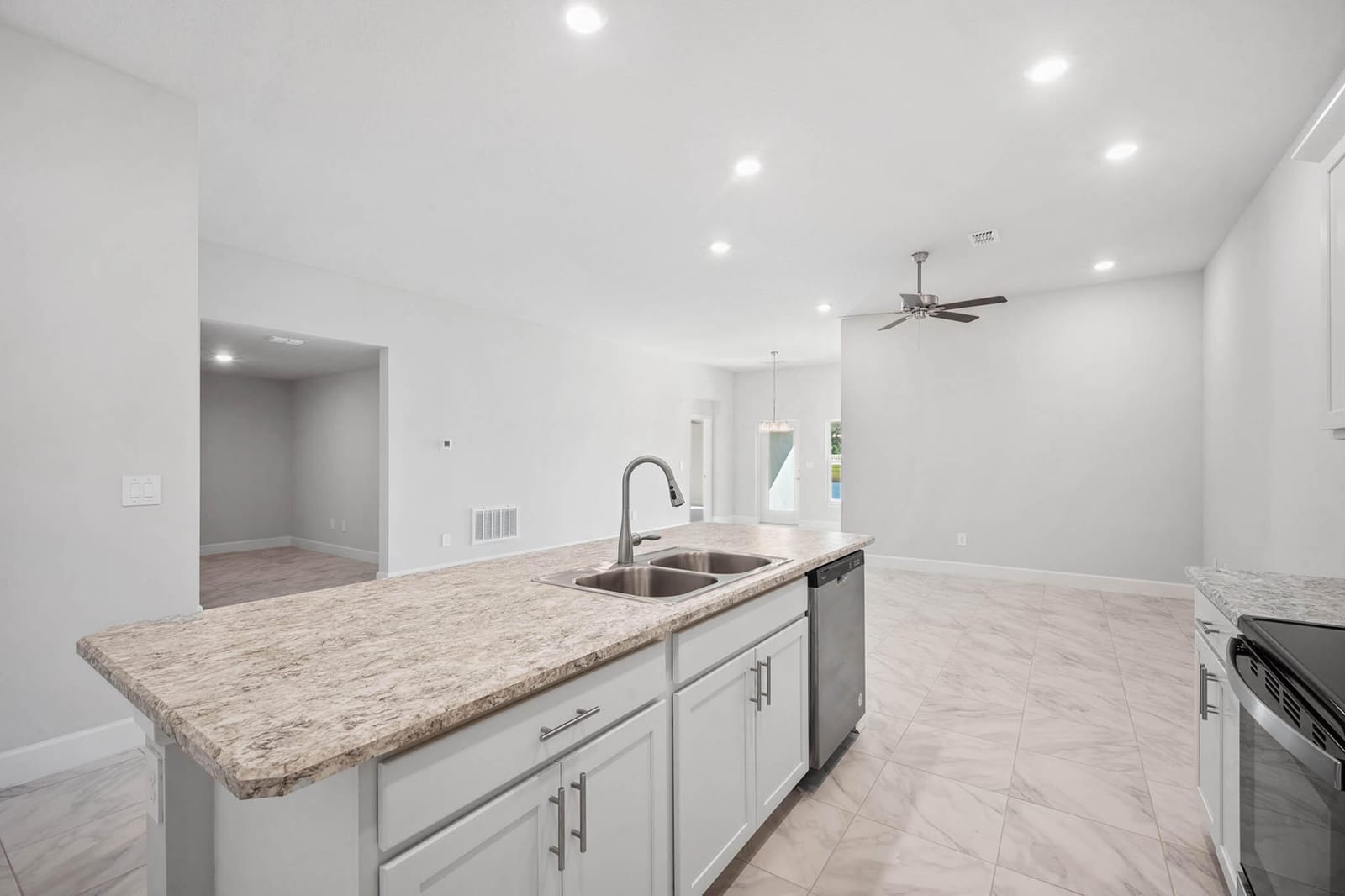 8626 Giovanni Avenue 8628 — photo 4