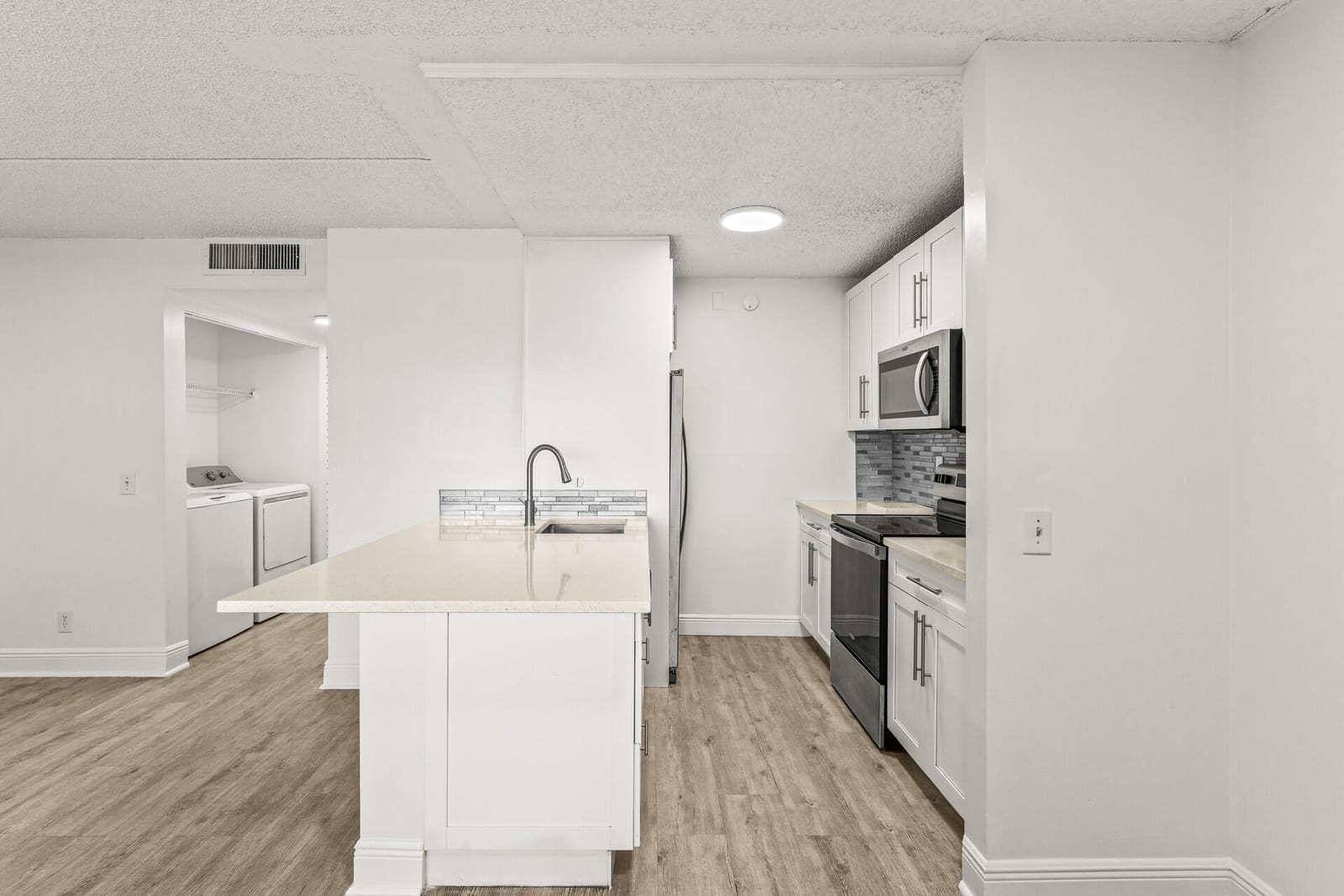 507 Meadows Circle — photo 4