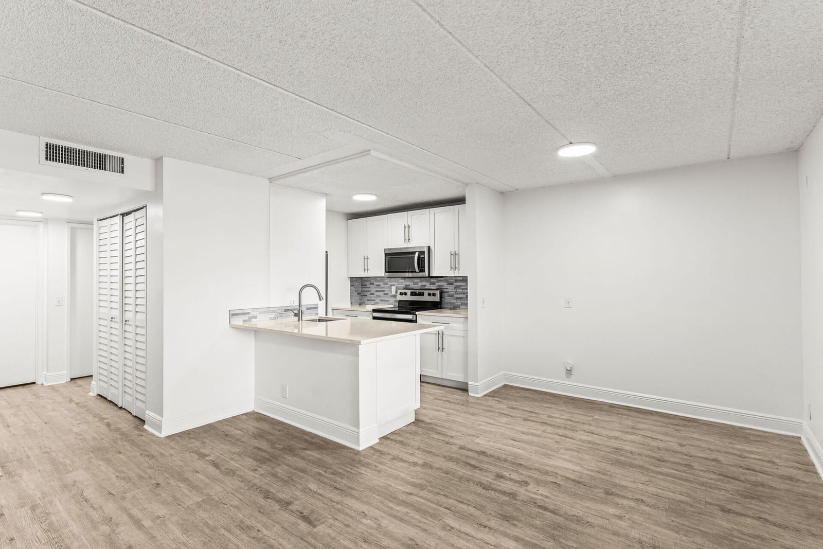 507 Meadows Circle — photo 8