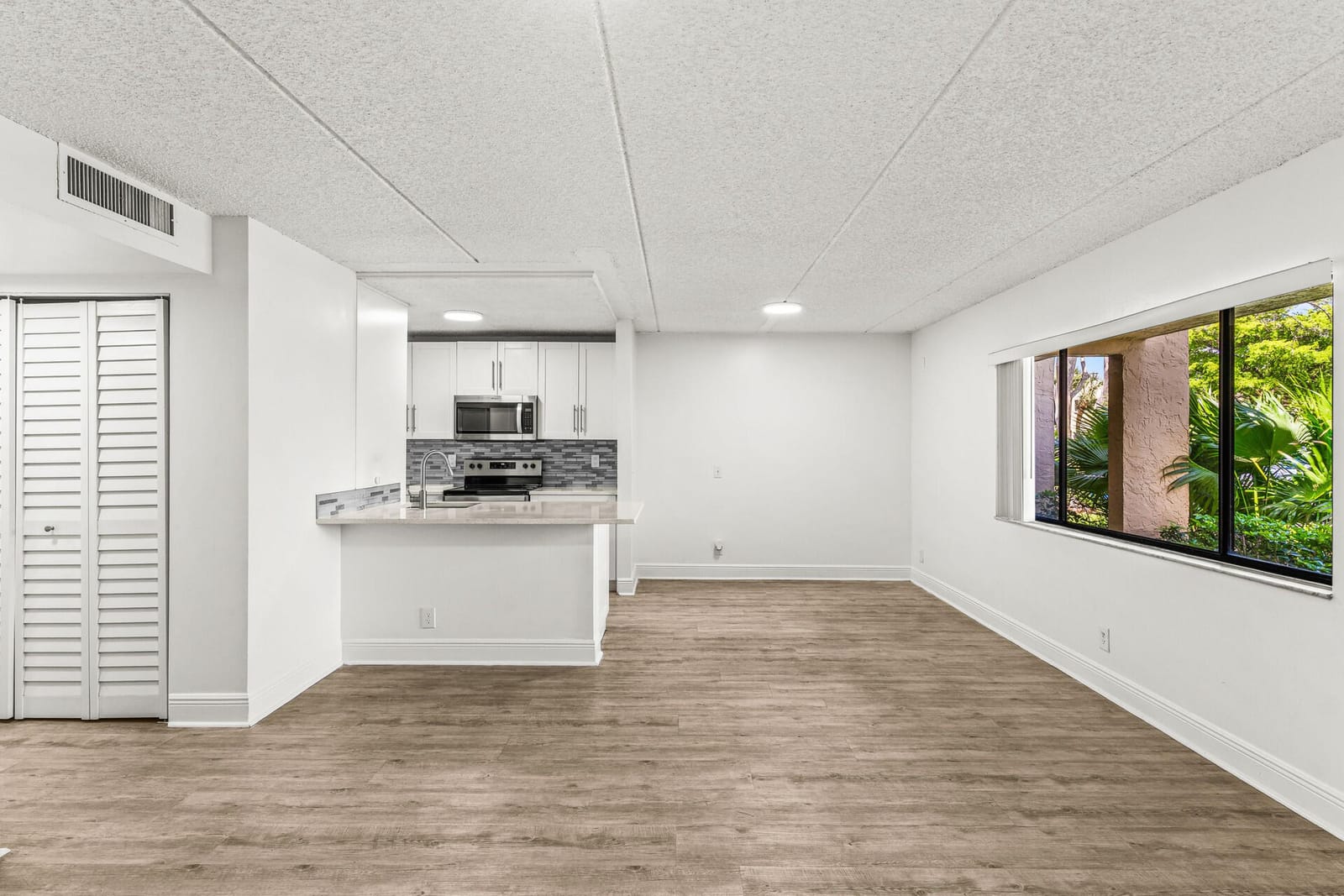 507 Meadows Circle — photo 10