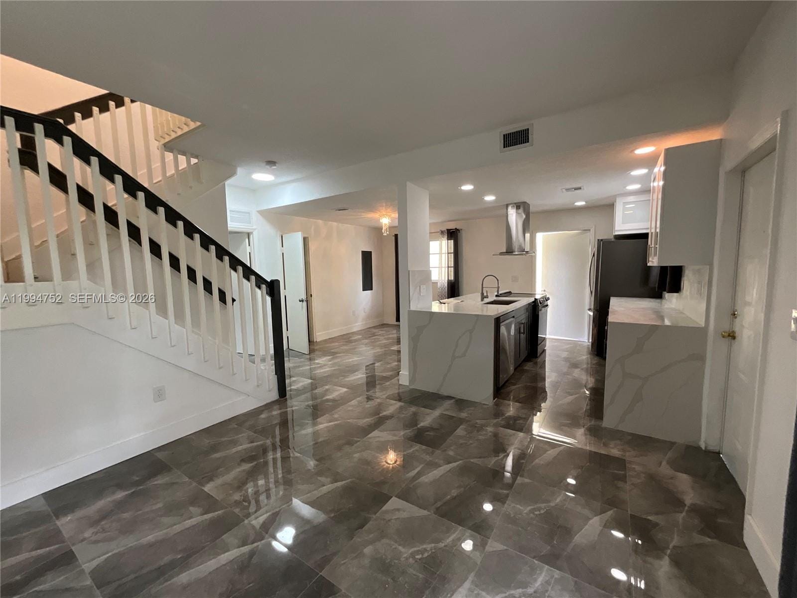 435 NW 19th Lane 19 — photo 9