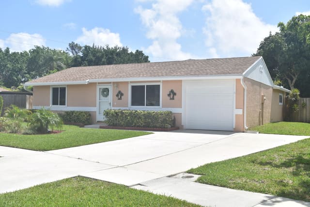 5034 Mark Drive, sold in Le Chalet Iv-B, Boynton Beach, FL