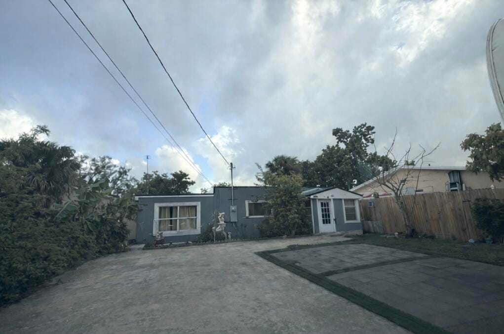 2686 Summit Boulevard — photo 3