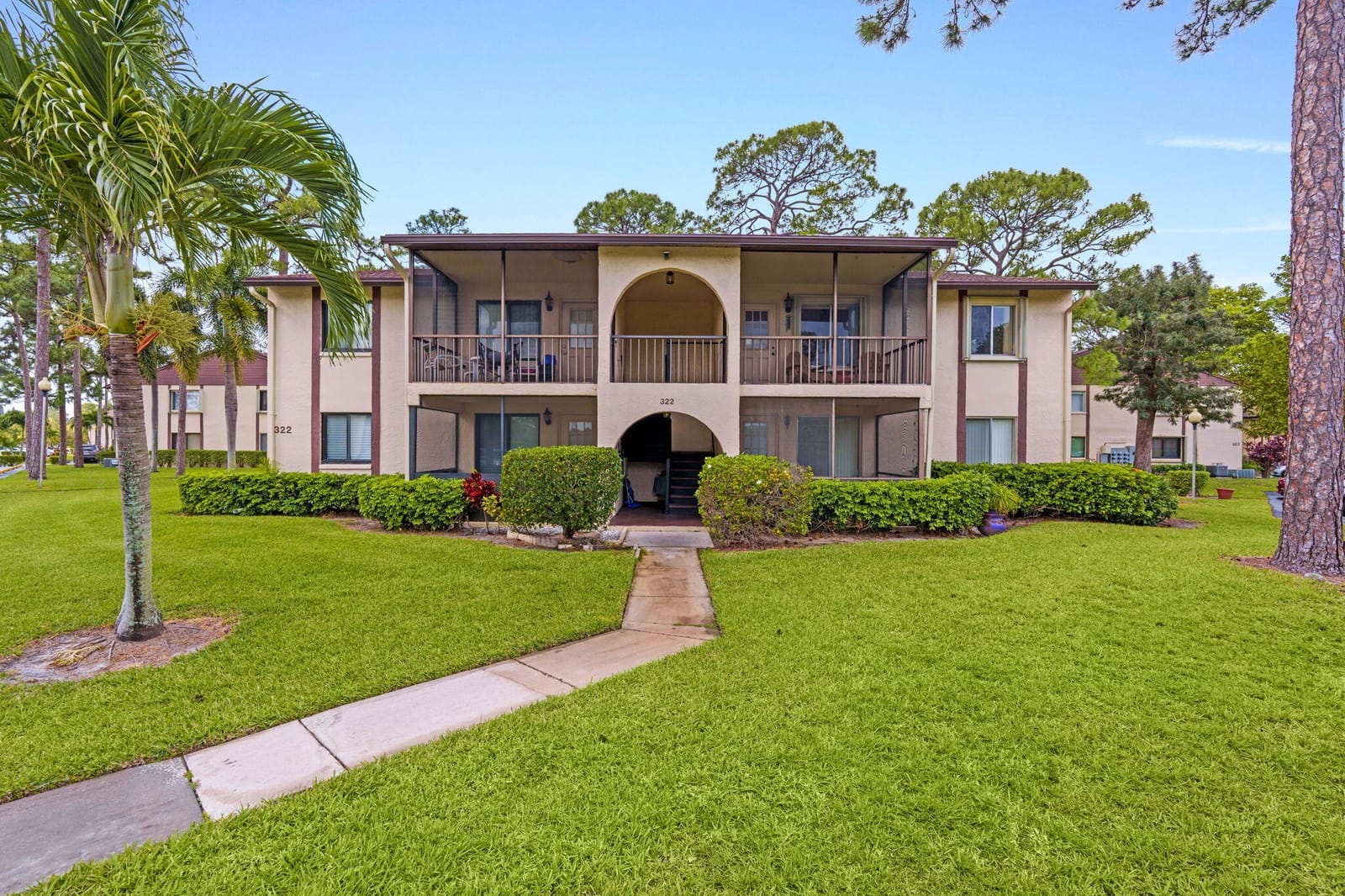 322 Knotty Pine Circle D2, Greenacres, FL 33463 photo 1