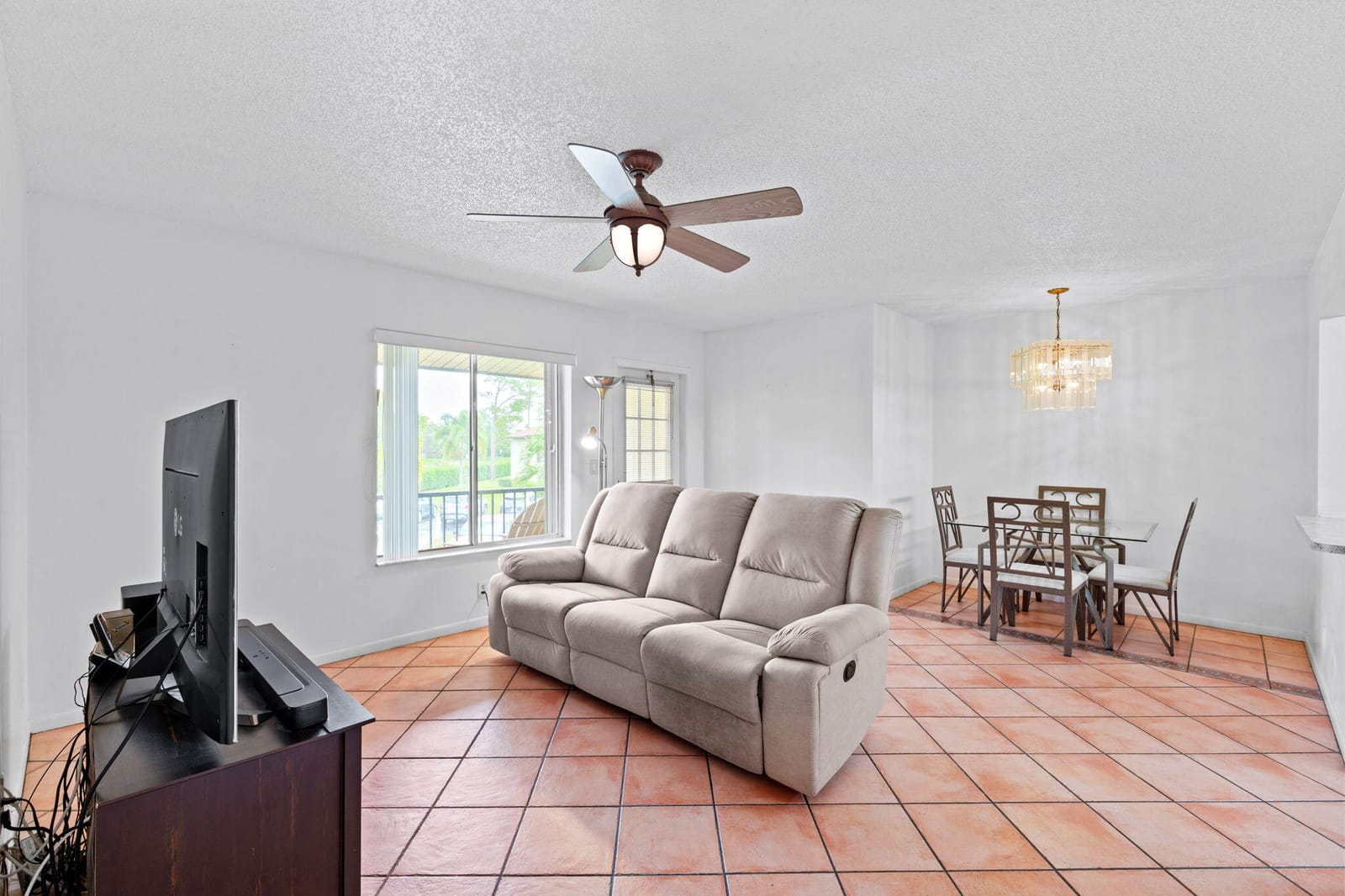 322 Knotty Pine Circle D2, Greenacres, FL 33463 photo 12