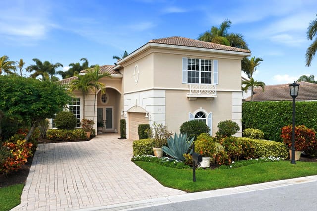24 Laguna Terrace, Palm Beach Gardens, FL 33418