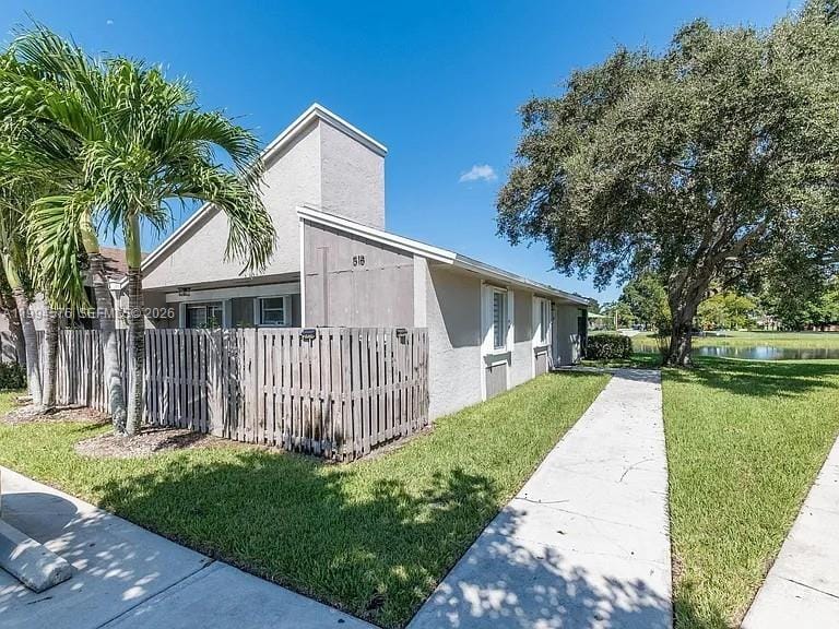 518 Woodgate Circle E, Sunrise, FL 33326