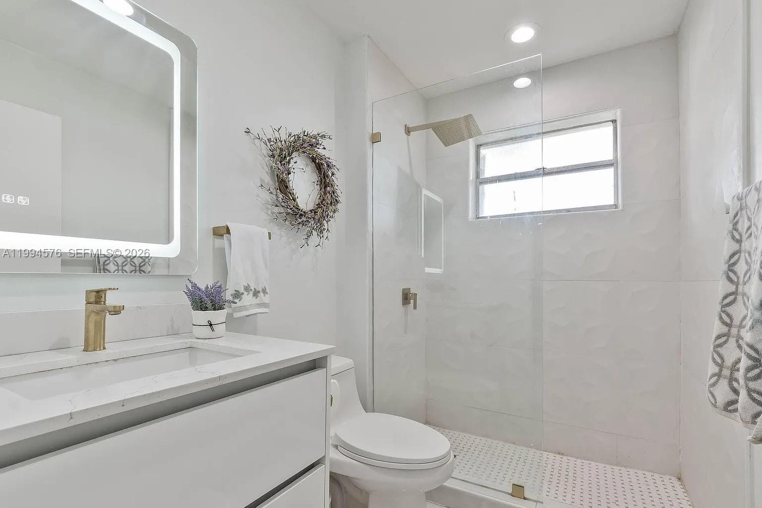 518 Woodgate Circle E, Sunrise, FL 33326 photo 9